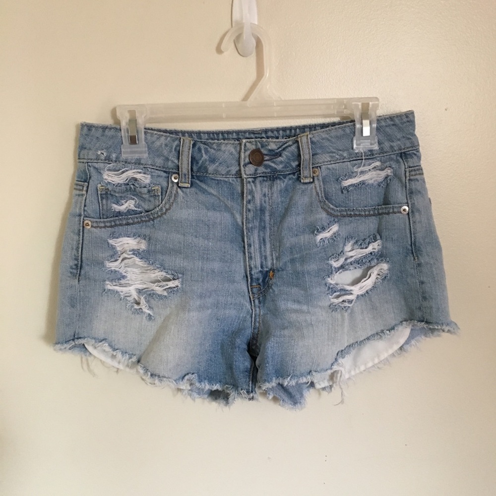 Women’s high-waisted American Eagle shorts size 8